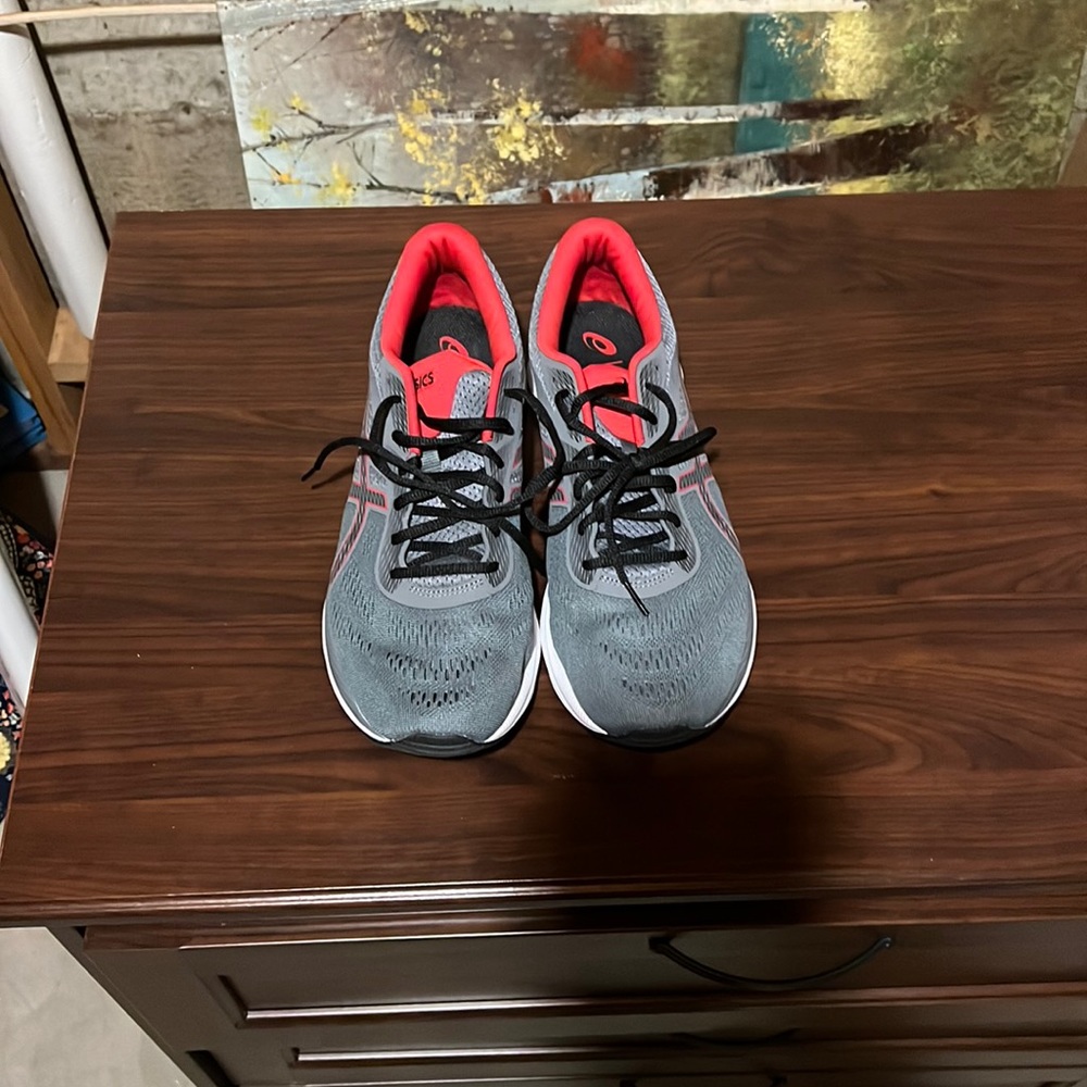 ASICS mens running shoes
